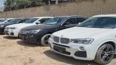 کشف ۱۴ خودروی BMW قاچاق 