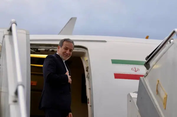 عراقچی راهی عربستان شد  
