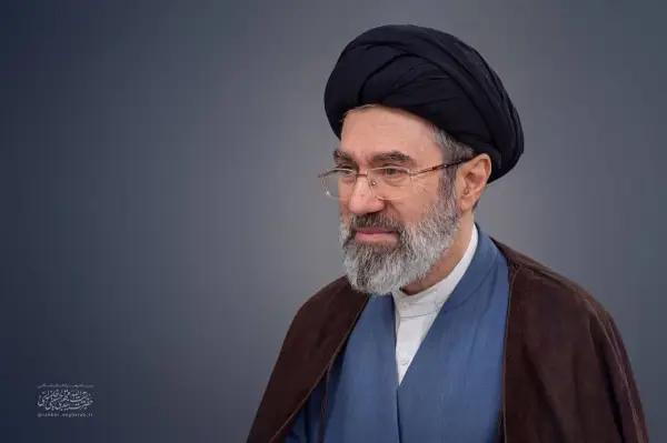 رهبر انقلاب: در عین حال