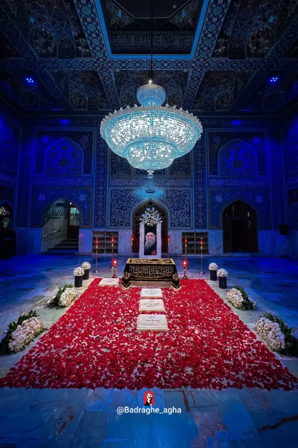 تصویری از مزار مطهر رهبر